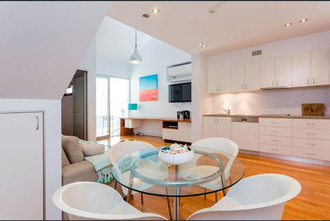 Urban Paradise Minutes From The Markets - Port Augusta Accommodation 3