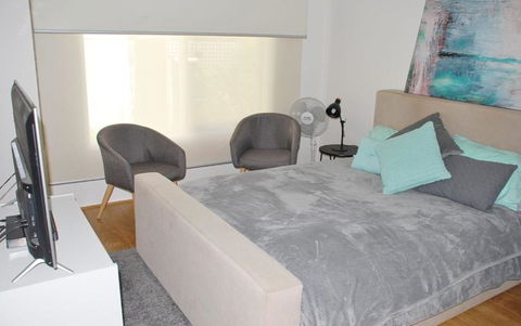 SHORE BEATS WORK INVERLOCH - Port Augusta Accommodation 4