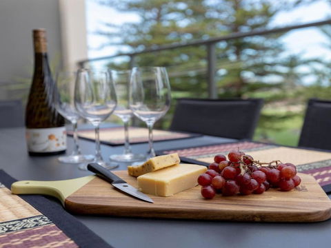 Shore To Please Comfort Cafes & Beaches - Port Augusta Accommodation 6