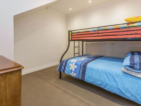 SEA GRANGE MORNINGTON - Port Augusta Accommodation 2