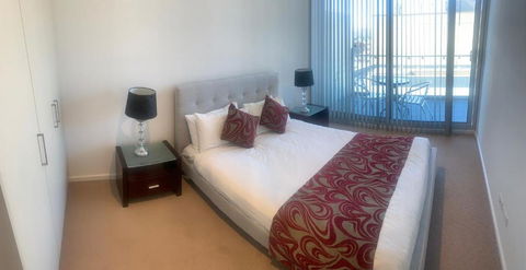 RNR Light Square - Port Augusta Accommodation 2