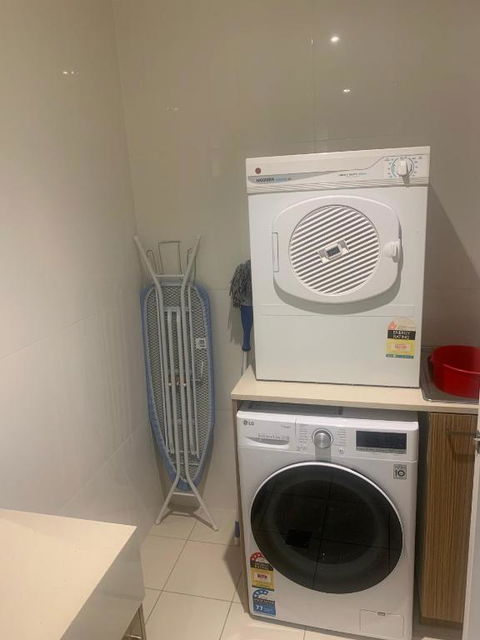 RNR Light Square - Port Augusta Accommodation 4