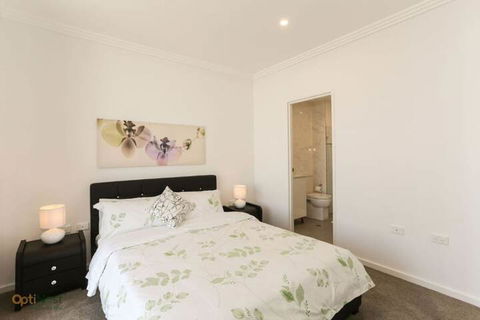 Modern, Spacious Apt@liverpool With Incredible Views - Port Augusta Accommodation 6
