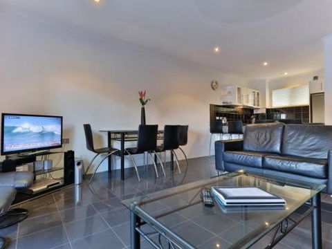 RED COWRIE 321atPALM COVE - Port Augusta Accommodation 6