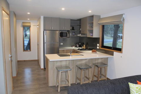 Faraya Chalet - Port Augusta Accommodation 3