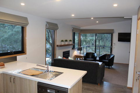 Faraya Chalet - Port Augusta Accommodation 4