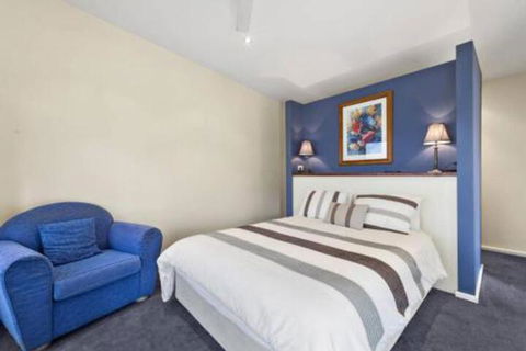 SEA SPECTACULAR Seconds From The Beach! - Port Augusta Accommodation 4