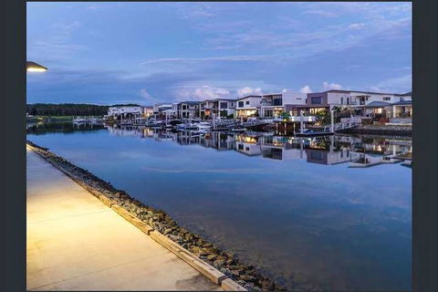 Hope Island Water Front House - Port Augusta Accommodation 2