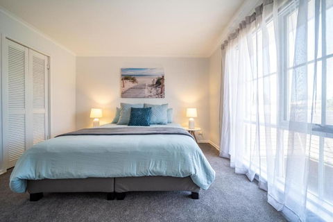 Seascape At Glenelg 3BDRM Luxury WiFi Beach Airport - Port Augusta Accommodation 1