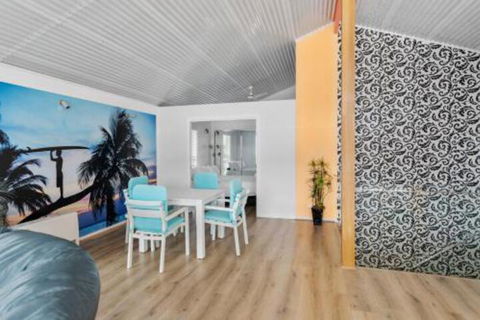 Foot Prints - Port Augusta Accommodation 4
