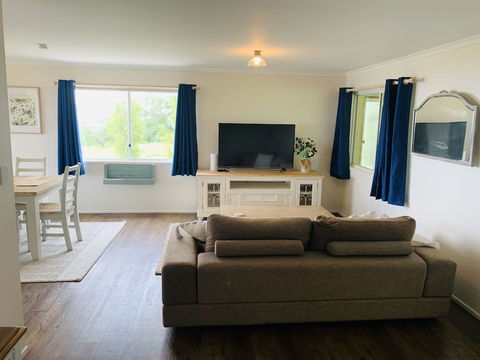 Silent Hope Cottage - Port Augusta Accommodation 5