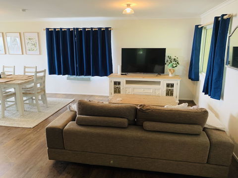Silent Hope Cottage - Port Augusta Accommodation 6