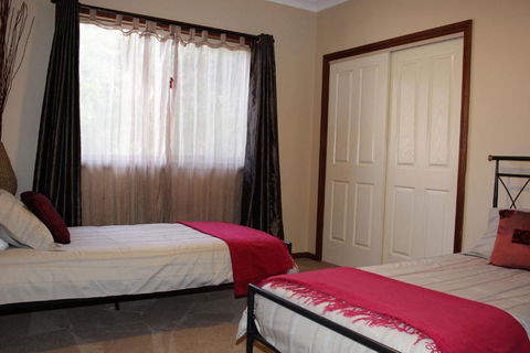 SERENITY - Port Augusta Accommodation 4