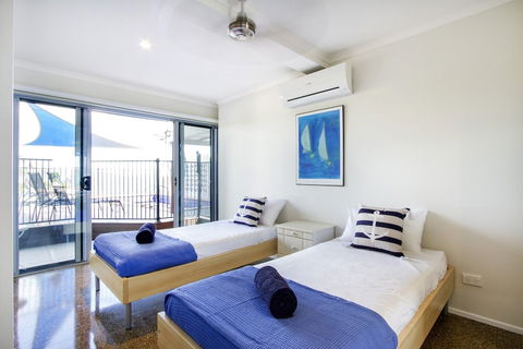 A Point Of View Airlie Beach - Port Augusta Accommodation 3