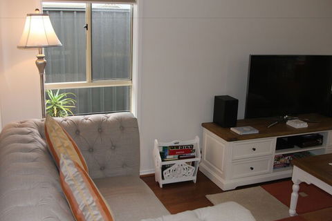 C And C Tanunda - Port Augusta Accommodation 6