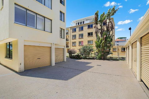 Eastbourne U6 80 Esplanade. Golden Beach - Port Augusta Accommodation 2