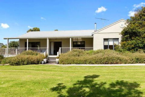 MERMAIDS On MARENGO Large Home With Wifi - Port Augusta Accommodation 4