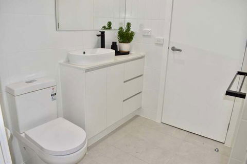 Brand New 2 Bed Apartment With Stunning City Views - Port Augusta Accommodation 2