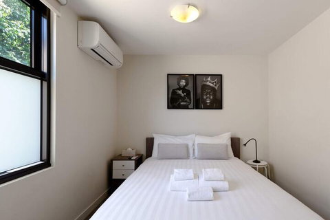Spacious 2 Bedroom Inner City Townhouse With Private Rooftop - Port Augusta Accommodation 6