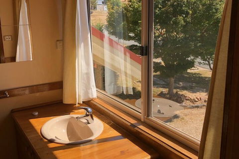 Alpine Stag Lodge Unit 1 - Port Augusta Accommodation 7