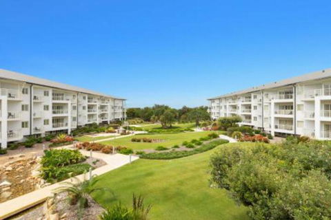 RESORT On The BEACH 5215 OCEAN GLIMPSES - Port Augusta Accommodation 5