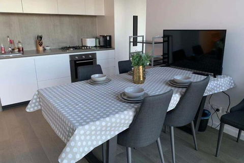 Avant Garde Living In The Heart Of The City - Port Augusta Accommodation 7