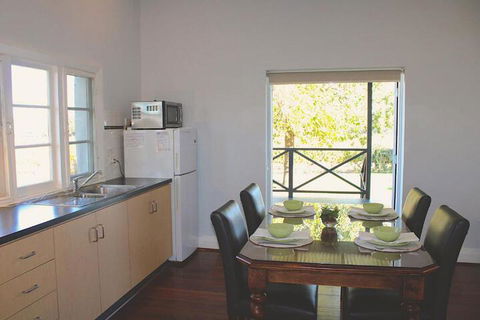 Upper Reach Spa Cottage - Port Augusta Accommodation 7