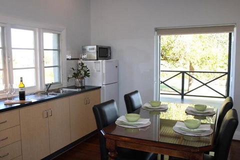 Upper Reach Spa Cottage - Port Augusta Accommodation 6