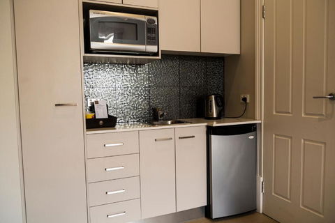Simmers Serviced Apartments - Port Augusta Accommodation 1