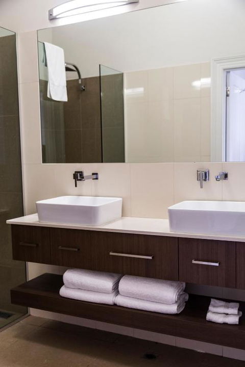 Simmers Serviced Apartments - Port Augusta Accommodation 4