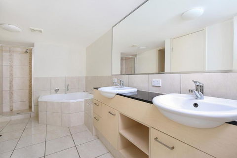 Seabourn Unit 102 56 Lower Gay Tce Caloundra - Port Augusta Accommodation 2