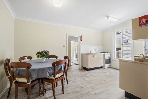 THE TEACHERS COTTAGE - Port Augusta Accommodation 1