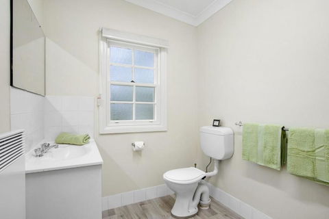THE TEACHERS COTTAGE - Port Augusta Accommodation 2