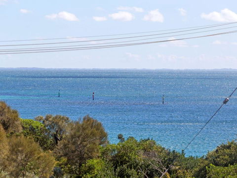 BEACH BELLE MORNINGTON - Port Augusta Accommodation 4