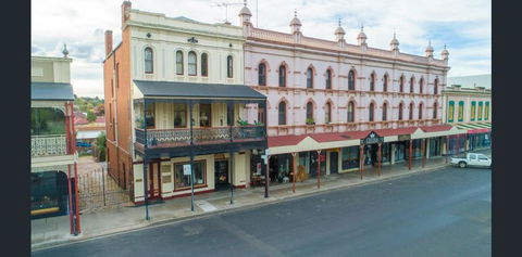 Grand & Central On George Unique Opulent - Port Augusta Accommodation 2