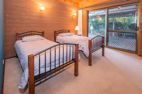 Ultramarine - Port Augusta Accommodation 2