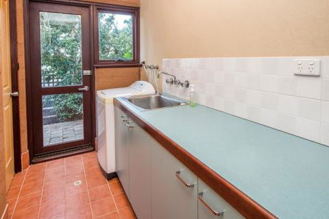 Ultramarine - Port Augusta Accommodation 4