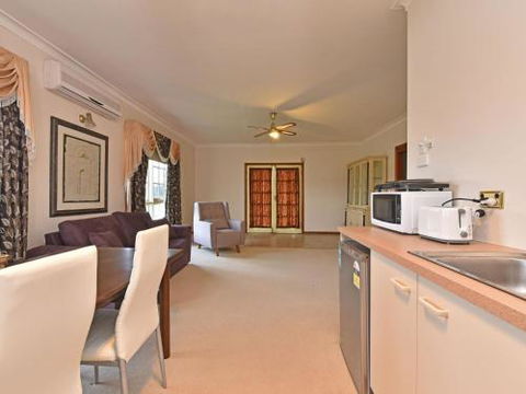 Wine Country Homestead 1br Studio - Port Augusta Accommodation 1