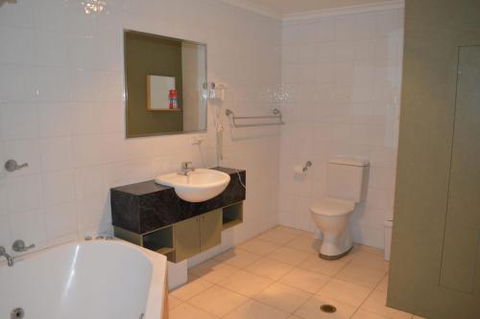18 Lakeview Plaza - Port Augusta Accommodation 0