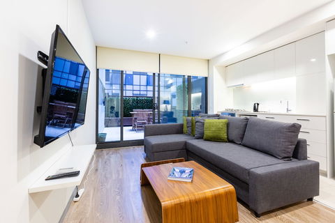 Raphael, 2BDR Carlton Apartment - Port Augusta Accommodation 0