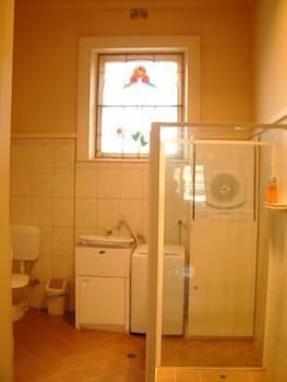 Royal Apartments - Port Augusta Accommodation 1