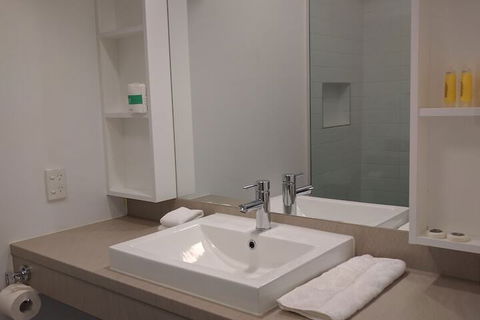 RMIT Village House - Port Augusta Accommodation 4