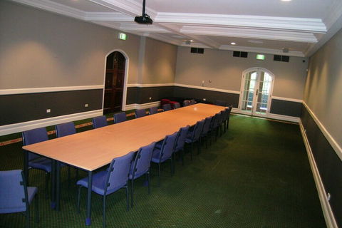 RMIT Village House - Port Augusta Accommodation 5