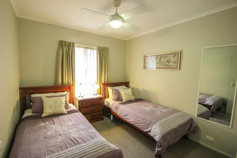 Silver Birches Holiday Unit 6 - Port Augusta Accommodation 1