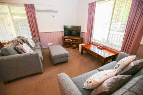 Silver Birches Holiday Unit 7 - Port Augusta Accommodation 5