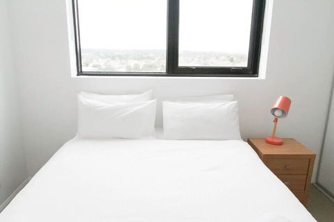 Modern 2 Bedroom Apartment In Melbournes Northcote - Port Augusta Accommodation 4