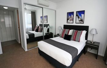Under The Townsville Sun (694I) - Port Augusta Accommodation 0