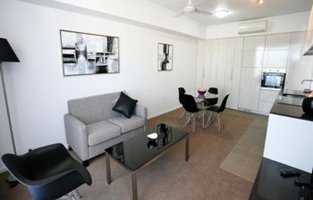 Under The Townsville Sun (694I) - Port Augusta Accommodation 1