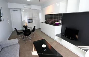 Under The Townsville Sun (694I) - Port Augusta Accommodation 4