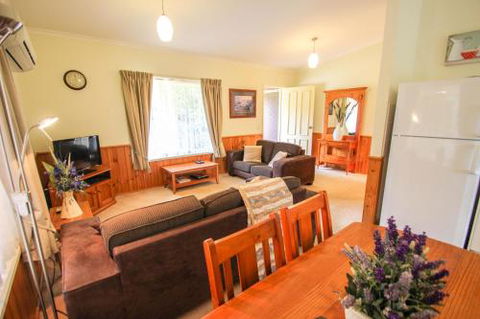 Silver Birches Holiday Unit 4 - Port Augusta Accommodation 4